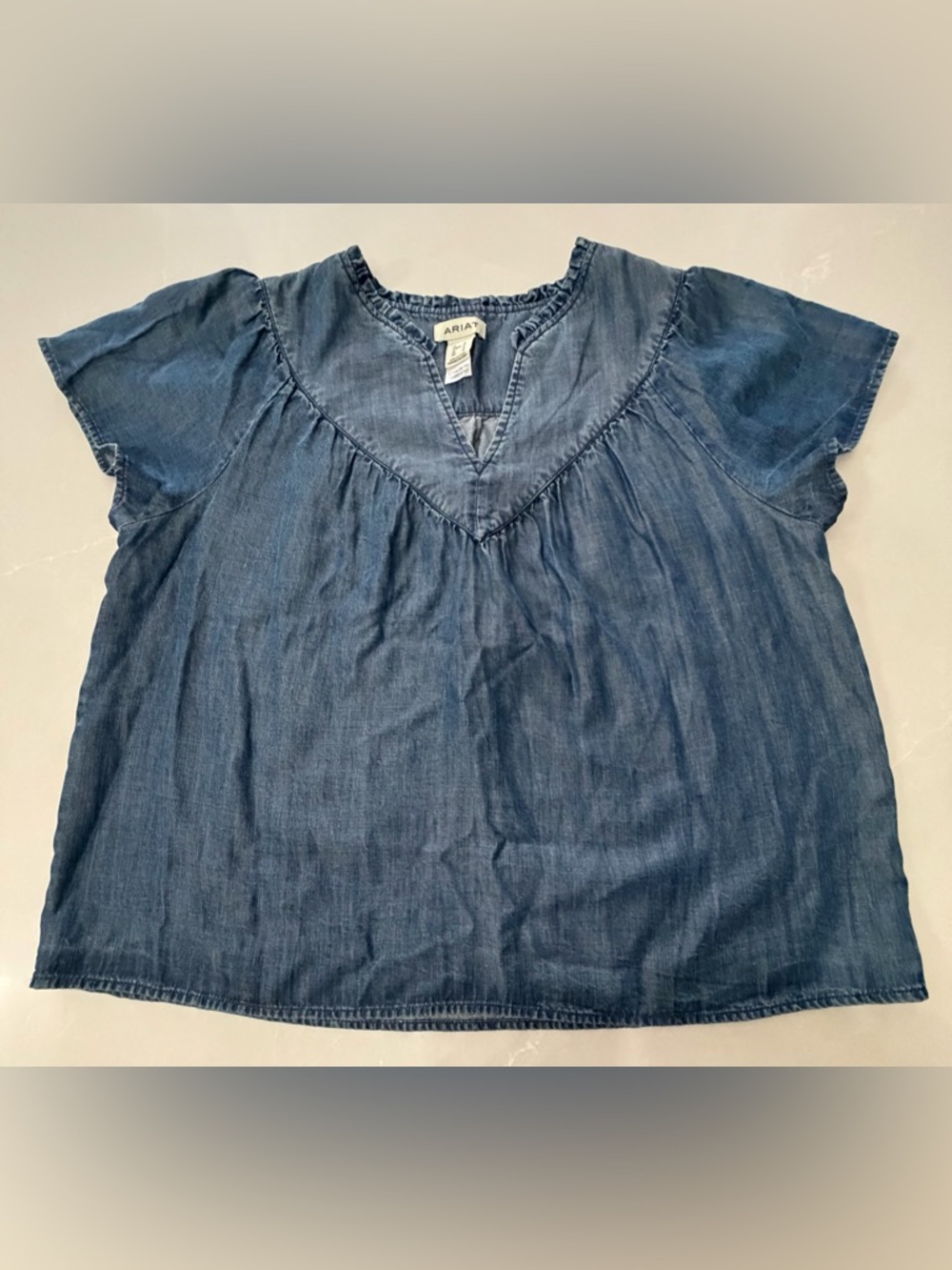 Ariat Emma Chambray Top Medium Blue Flutter Sleeve V-Neck Ruffle Boho Size M